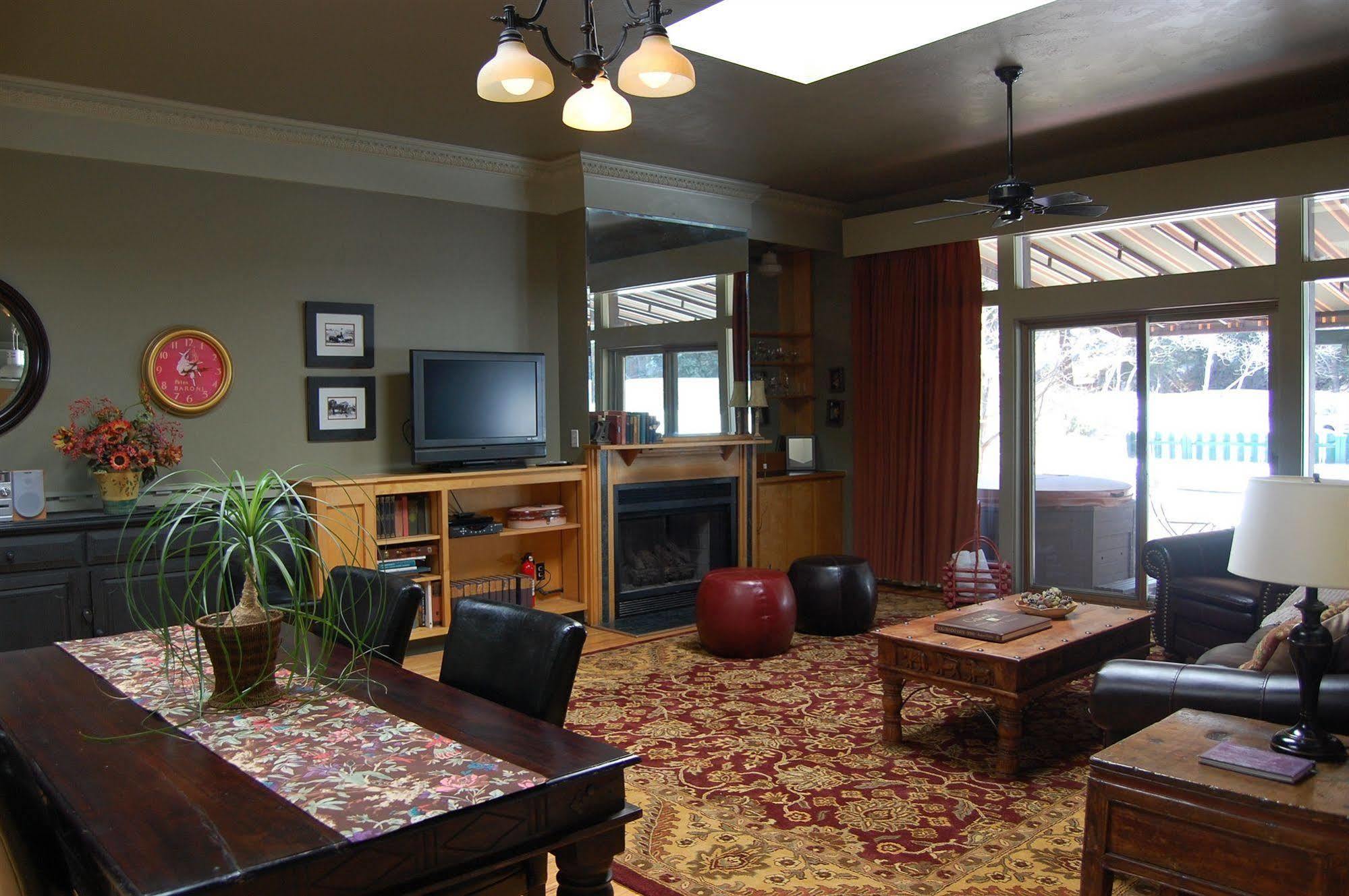 Highland Haven Creekside Inn Evergreen Kültér fotó