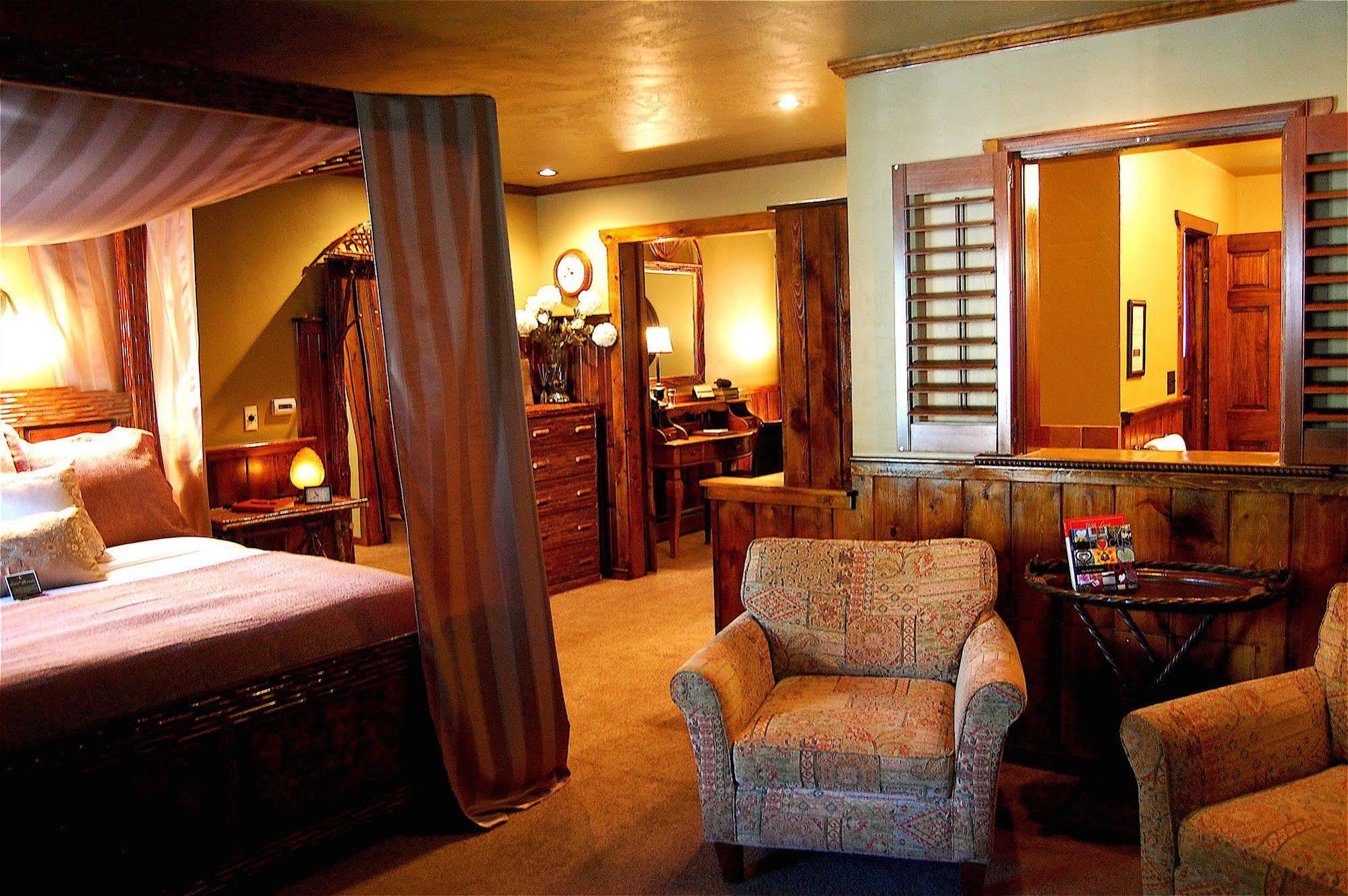Highland Haven Creekside Inn Evergreen Kültér fotó