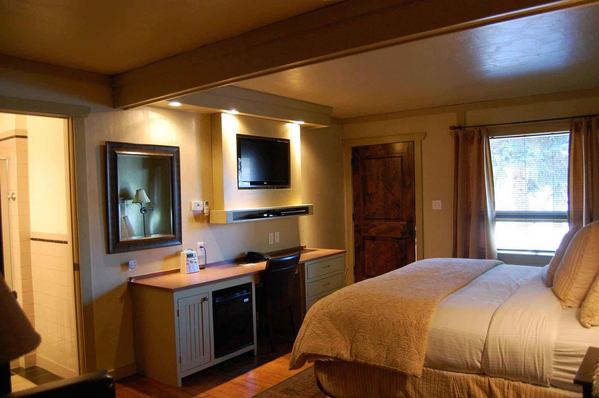 Highland Haven Creekside Inn Evergreen Kültér fotó
