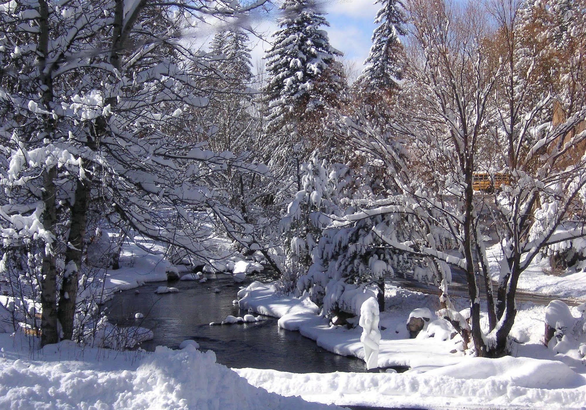 Highland Haven Creekside Inn Evergreen Kültér fotó